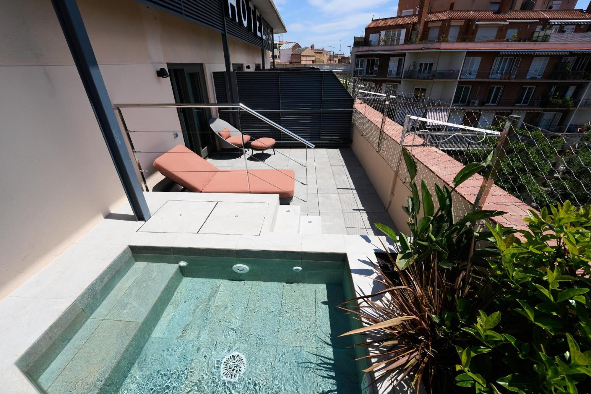 Camera matrimoniale deluxe con piscina urban privata